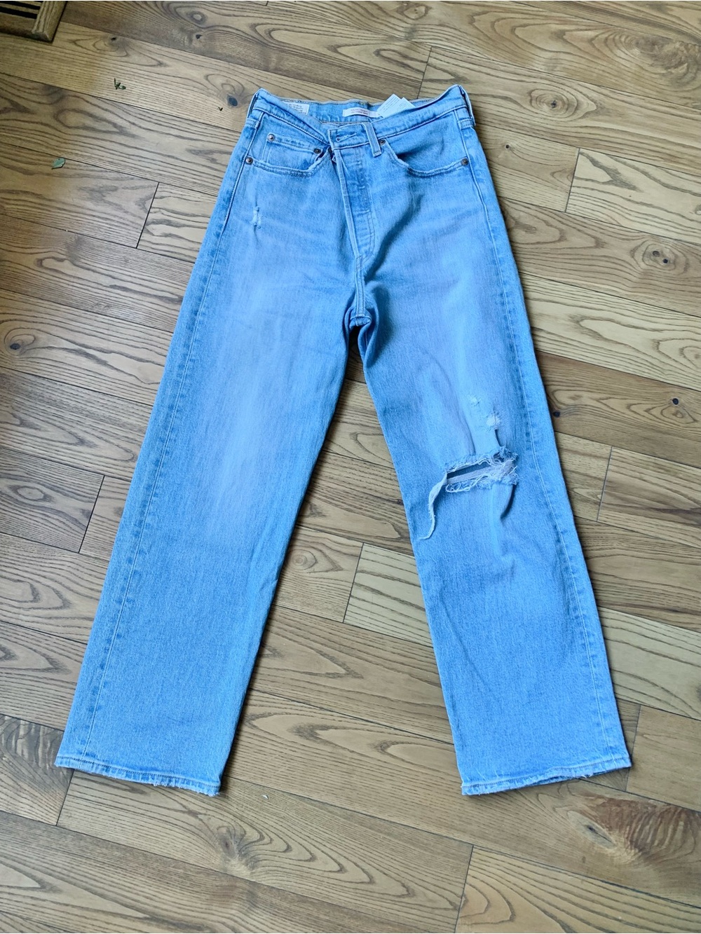 Levis Ribcage Light Wash High-Rise Straight Leg Ankle cut Jeans
